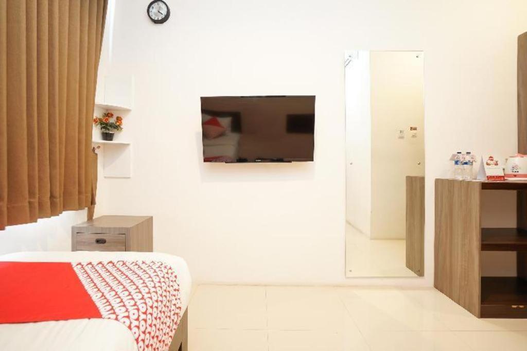 Oyo 240 Audah Sevana Syariah Hotel Surabaya Exterior photo