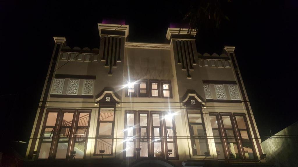 Oyo 240 Audah Sevana Syariah Hotel Surabaya Exterior photo